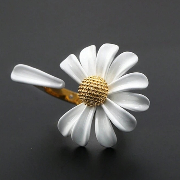 🔥White and Gold Daisy Open Ring - Picture 1 of 4
